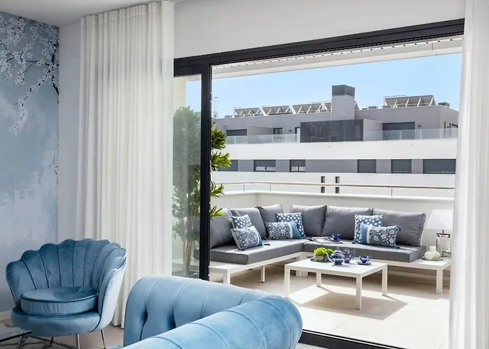 Alamar 3 Bed Penthouse Side *